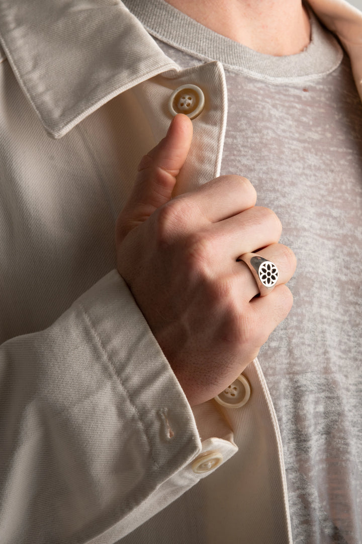 GOOD ART Signet Ring - Rosette