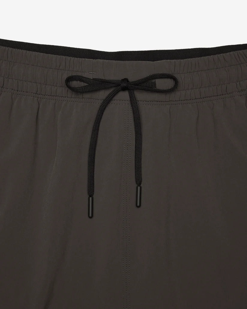 Reigning Champ 4-Way Stretch Nylon Standard Training Short 7” - Carbon