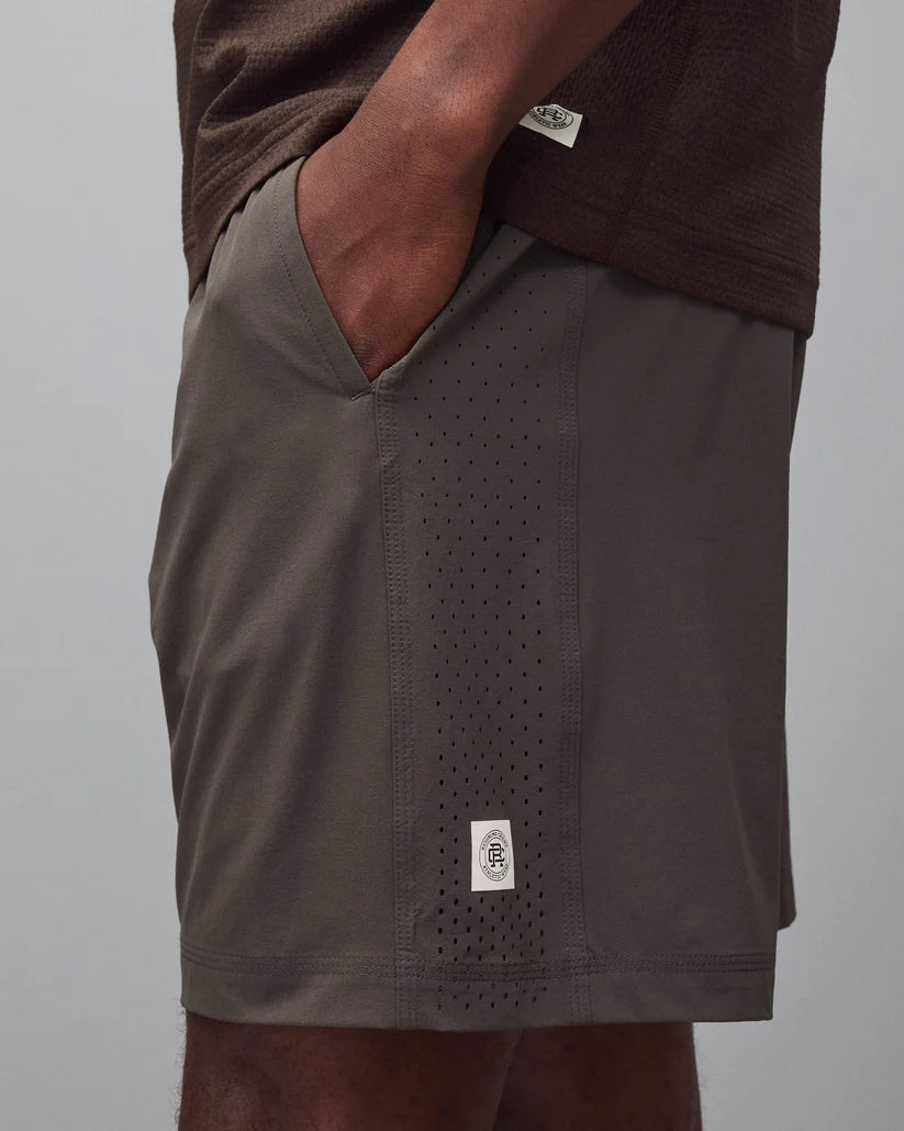 Reigning Champ 4-Way Stretch Nylon Standard Training Short 7” - Carbon