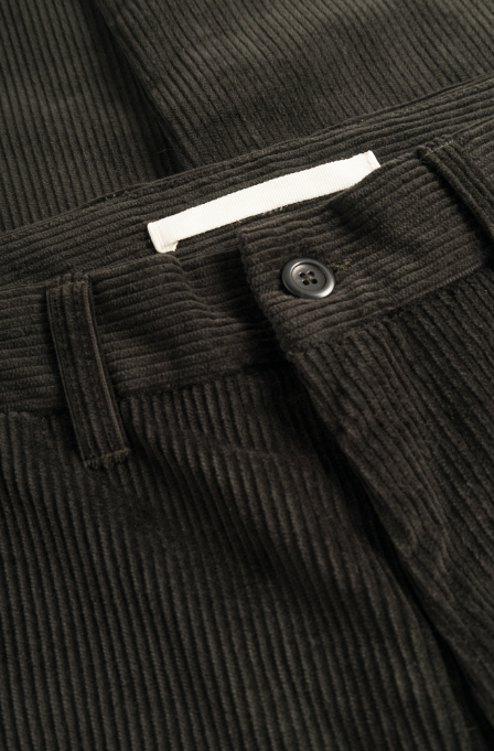 Norse Projects Aros Regular Wide Wale Corduroy Chino - Espresso